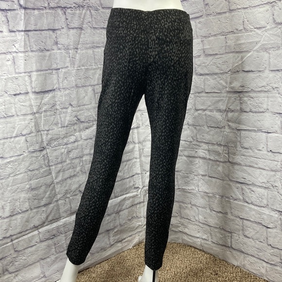 NWOT St John’s Bay womens animal print jeggings‎ leggings - Picture 5 of 15